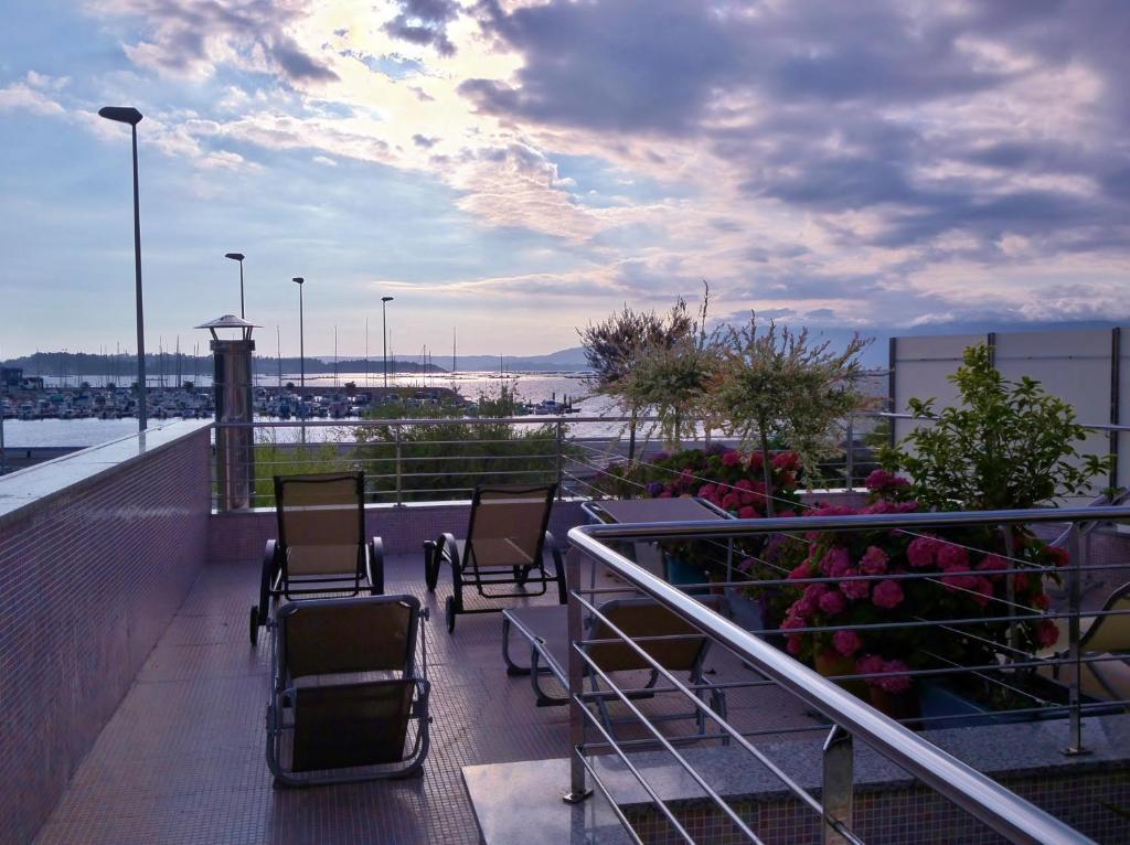 Apartamentos Puerto Basella Villanueva De Arosa Ruang foto